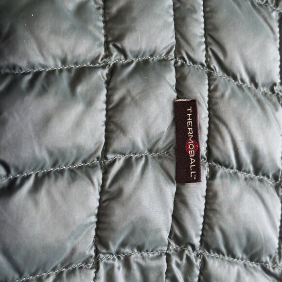 💚 The North Face Eco Thermoball Dark Green Quilted Jacket 💚 - Picture 7 of 8